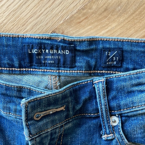 Lucky Brand boot cut jeans - Picture 2 of 4